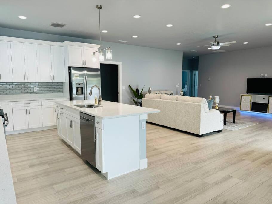 Brand New Tampa Oasis With Private Jacuzzi Retreat Villa Lutz Eksteriør billede